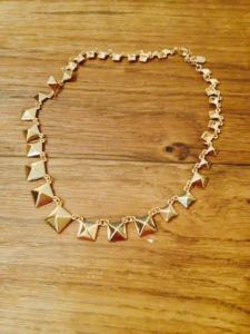 Gold Stud necklace- Icing $4.99